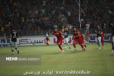 گل گهر از شکست برابر سپاهان گریخت