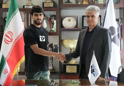 با بیان باشگاه پیکان غندی پور رسما به شباب الاهلی پیوست
