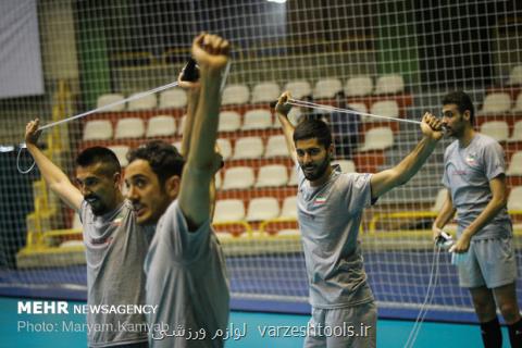 آینده والیبال ایران خطرناك می باشد، به جوانان می گویم بروند دنبال درس